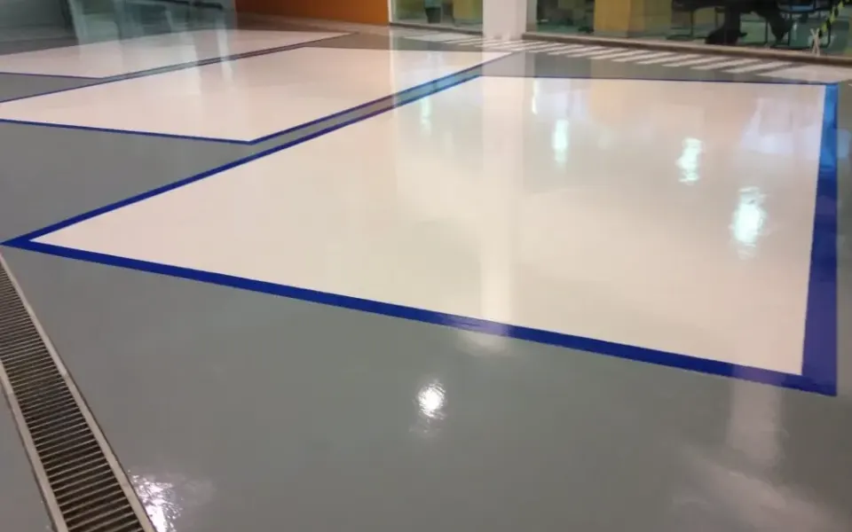 Piso em epóxi – Pintura de Garagem no Guarujá | RP Pinturas